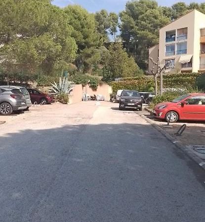 A La Semaine Ou Au Jour / Location Studio Meuble 30M² La Ciotat Exterior foto