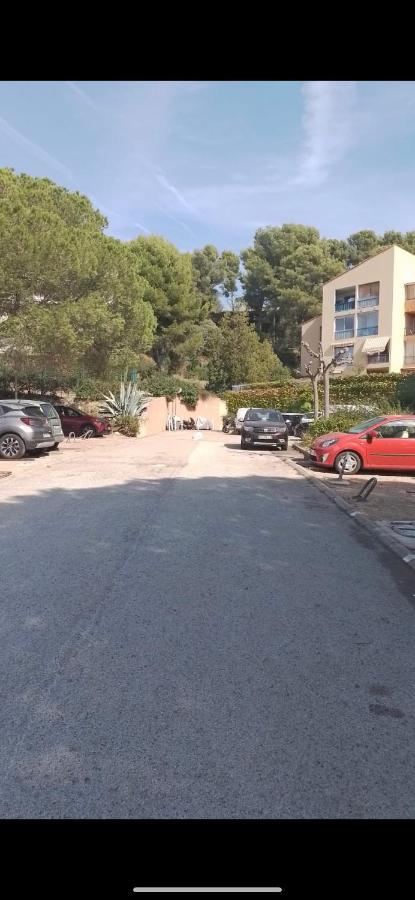 A La Semaine Ou Au Jour / Location Studio Meuble 30M² La Ciotat Exterior foto
